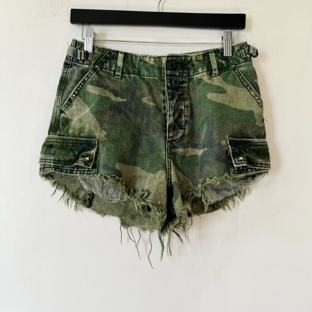 Free People We The Free Green Camo Commander Cut Off Denim Shorts 2 - Picture 4 of 9